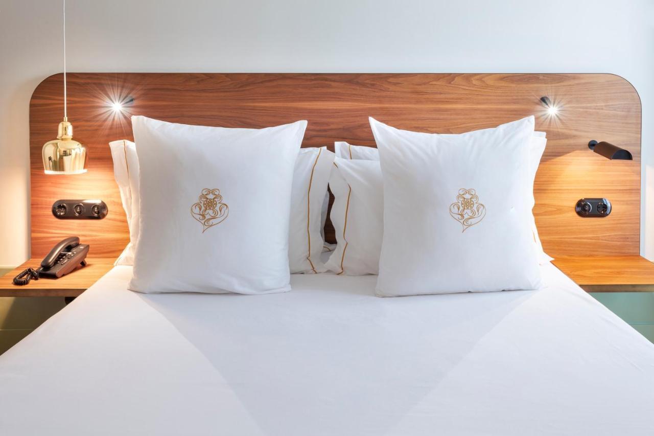 One Shot Aliados Goldsmith Hotel Porto Bagian luar foto